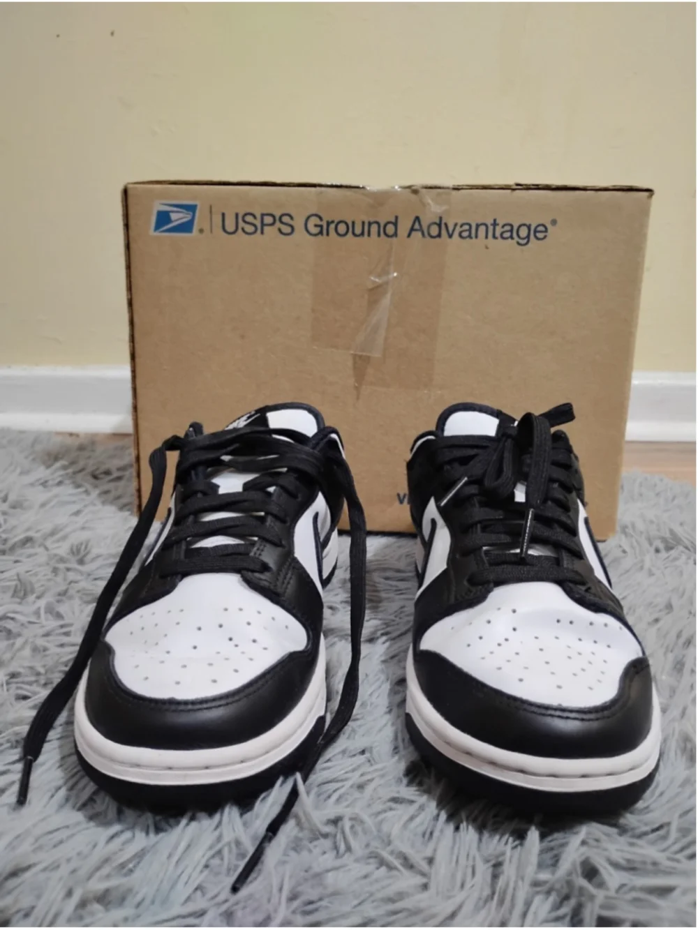 Nike Dunk Low Panda Women Size 7.5 White Black Sneakers DD1503-101